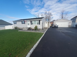 246 Moorland St, Fall River, MA 02724