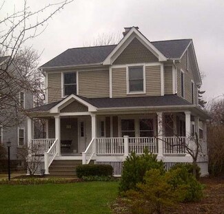 911 N Wheaton Ave, Wheaton, IL 60187