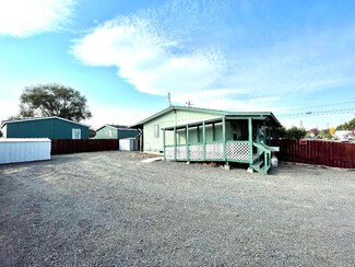 208 SE 9th St, Madras, OR 97741