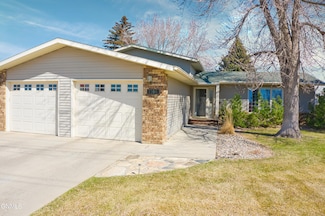 1106 18th St W, Williston, ND 58801