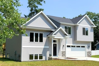 370 Chopin Dr, Muskegon, MI 49442