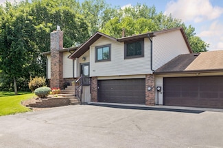 564 Donegal Cir, Saint Paul, MN 55126