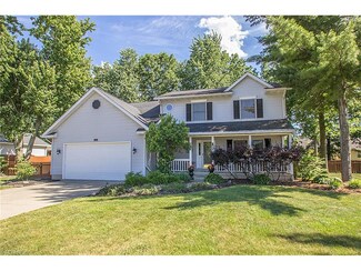 5304 Oakwood Dr, Sheffield Village, OH 44054