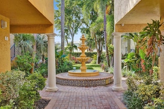 1020 Lake Shore Dr Unit 105, West Palm Beach, FL 33403