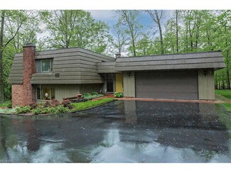 10829 Tibbetts Rd, Willoughby, OH 44094