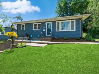 1642 10th St NW, Cedar Rapids, IA 52405