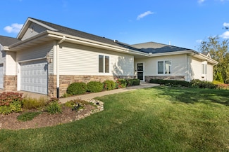 229 Creekside Place Unit 16, Delavan, WI 53115