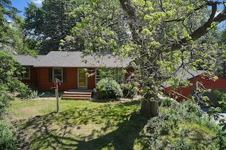 8801 Lakeview Rd, Bloomington, MN 55438