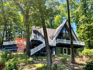 16 Morgan Cir, Amherst, MA 01002