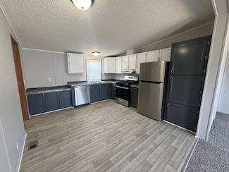 2163 Water Ridge Dr Unit 324, Newport, MI 48166