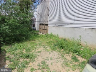 1254 N Myrtlewood St, Philadelphia, PA 19121