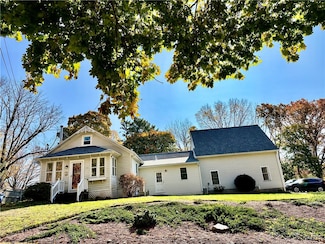 10 Gardner St, Seekonk, MA 02771