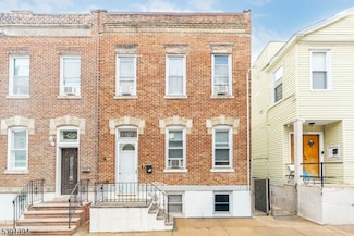 577 N 9th St, Newark, NJ 07107