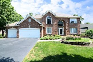 2002 King Edward Ave Unit 2, Saint Charles, IL 60174