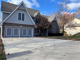 1908 Canterbury Ct, Leavenworth, KS 66048