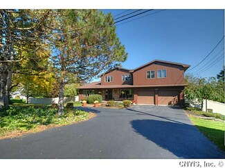 6196 Oakridge Rd, Auburn, NY 13021