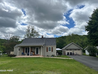 1018 Delaware Dr, Matamoras, PA 18336