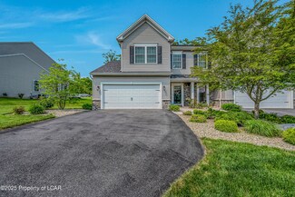 352 Sherwood Dr, Mountain Top, PA 18707
