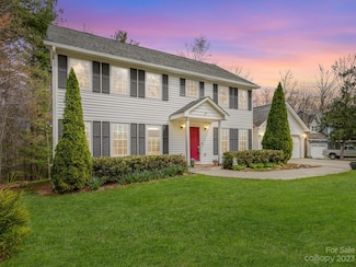 24 Glen Crest Dr, Arden, NC 28704