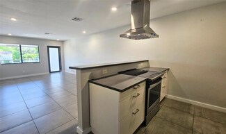 200 NW 25th St, Wilton Manors, FL 33311