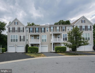 524 Rayburn Ct, Hummelstown, PA 17036