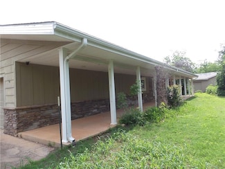 10500 S Cemetery Rd, Mustang, OK 73064