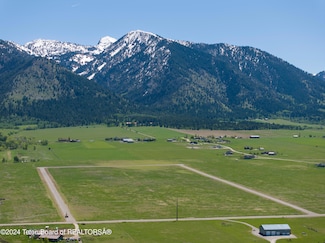 21 Lost Creek Rd, Thayne, WY 83127