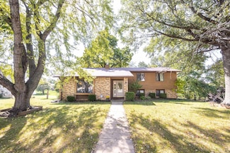 208 Hall Point, Fairview Heights, IL 62208