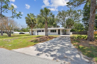 695 Sunset Dr, Tarpon Springs, FL 34689