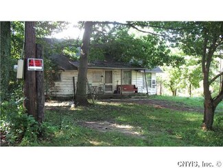 626 Levanna Rd, Aurora, NY 13026