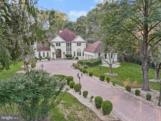 1 Lake Potomac Ct, Potomac, MD 20854