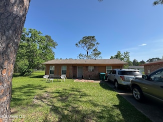 2730 E Angela Cir, Gulfport, MS 39503