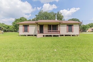 109 Oakview Dr, Abbeville, LA 70510