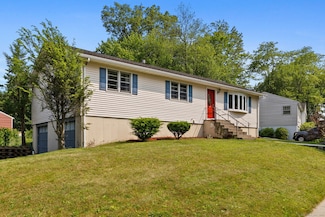 107 Carroll Rd, Hamden, CT 06517