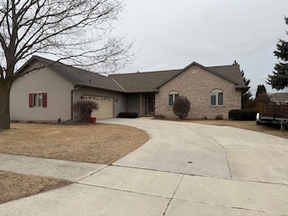 5010 Roneta Ln, Manitowoc, WI 54220