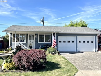 1527 Country Club Cir, Woodburn, OR 97071