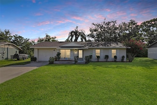923 April Hills Blvd, Lady Lake, FL 32159