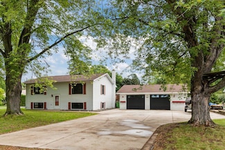 6610 Kelly Ln, Winneconne, WI 54986