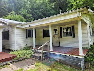 20610 Kentucky 194, Fedscreek, KY 41524