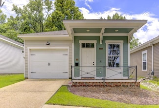 1102 First St E, Vicksburg, MS 39183
