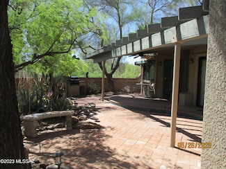 146 N Caviar Place, Tucson, AZ 85745