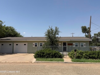 106 E 14th St, Abernathy, TX 79311