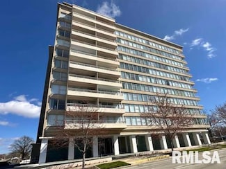 718 S 7th St Unit 305, Springfield, IL 62703