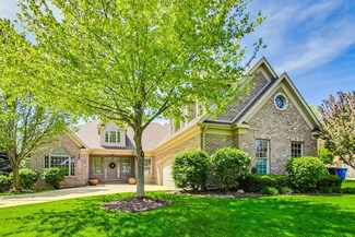 3286 Oak Knoll Rd, Carpentersville, IL 60110