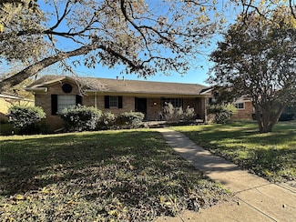 8332 Van Pelt Dr, Dallas, TX 75228