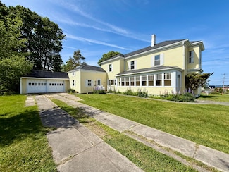 14 Water St, Eastport, ME 04631