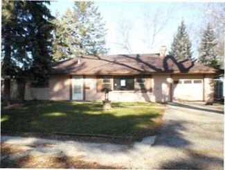 445 Michigan Ave, Aurora, IL 60506