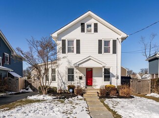 42 Carpenter St, Red Bank, NJ 07701