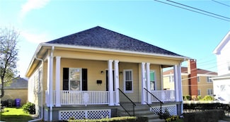 43 Monroe Ave, Bristol, RI 02809