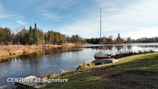 3444 Lakeshore Ln, Gladwin, MI 48624